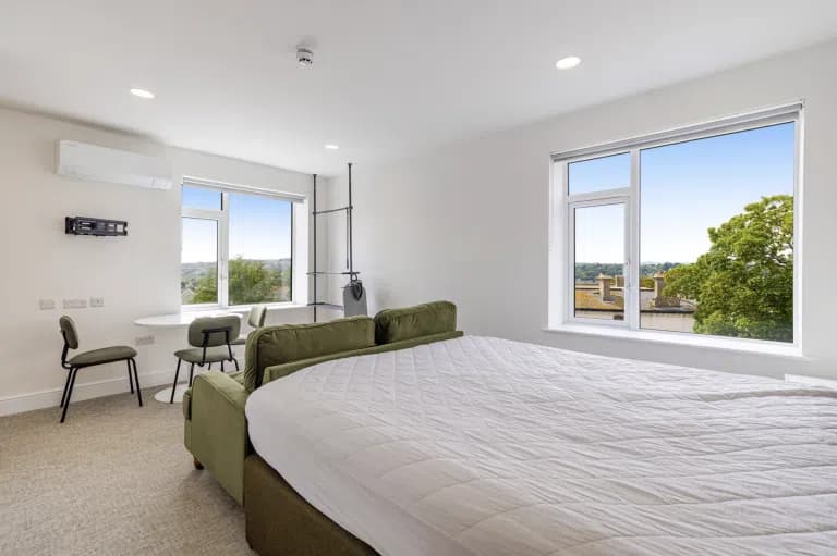 The Maycliffe — The apartments and management